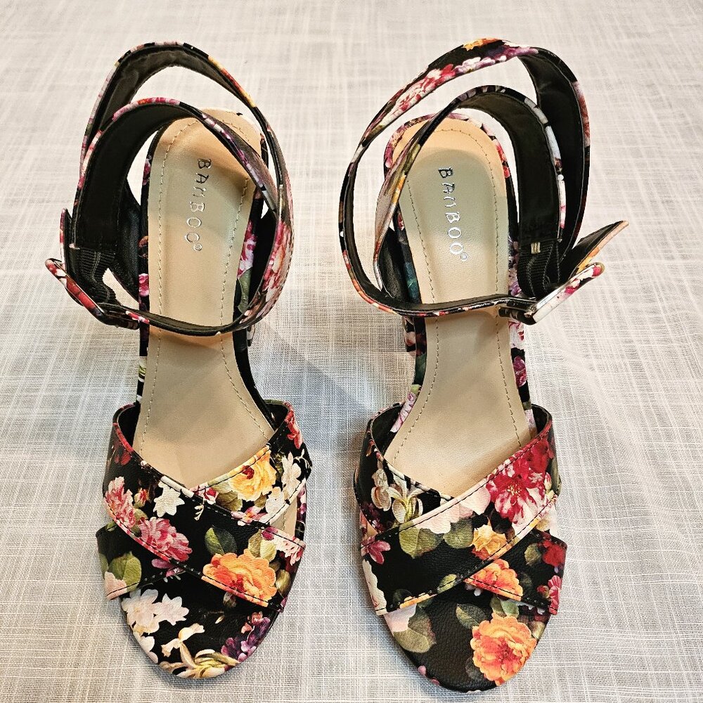 NWOT BAMBOO Black & Pink Floral Chunky 5" Heel Ankle Strap Senza Sandal Size 9